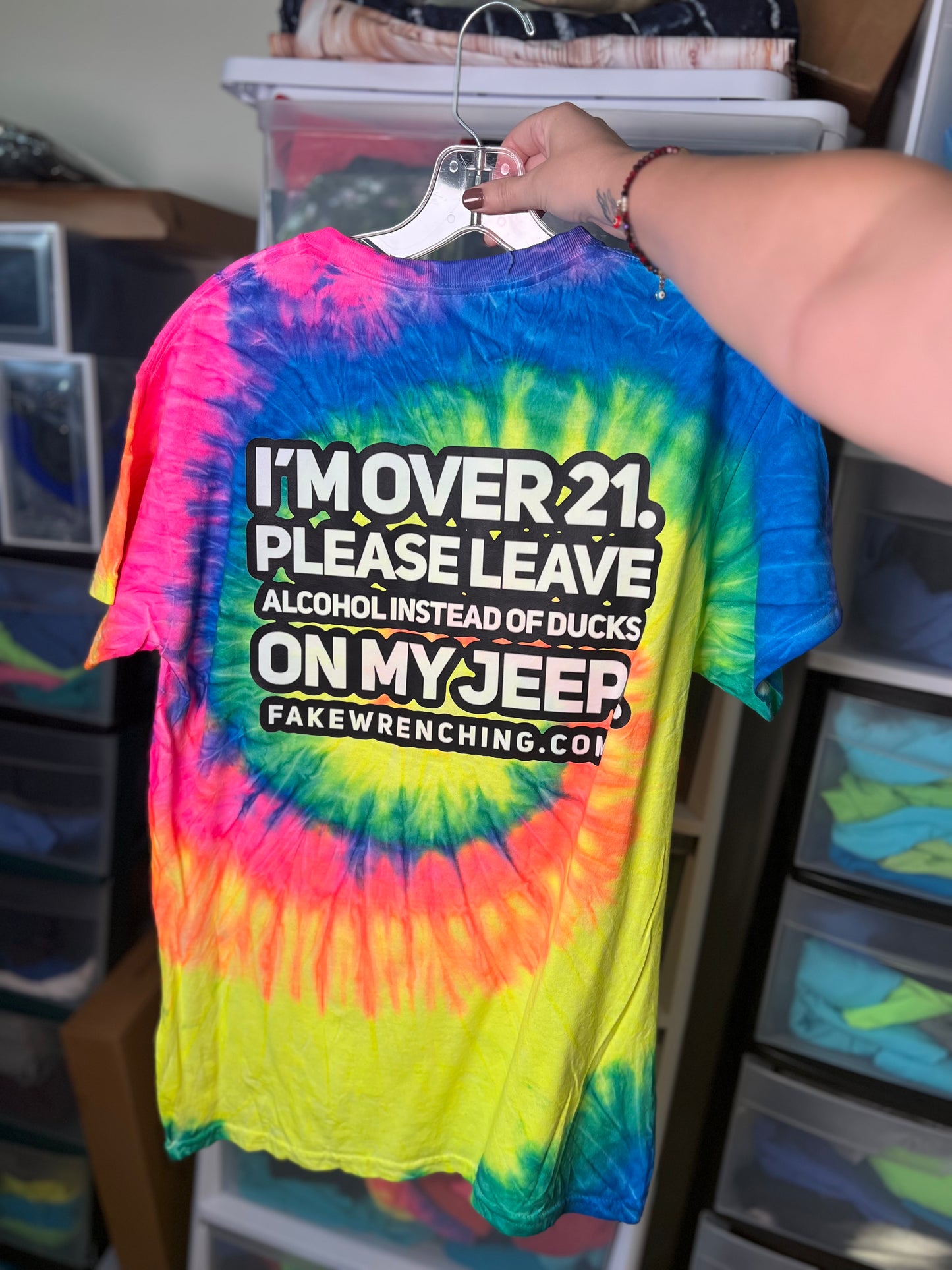 I’m over 21 please leave alcohol instead of ducks unisex shirt